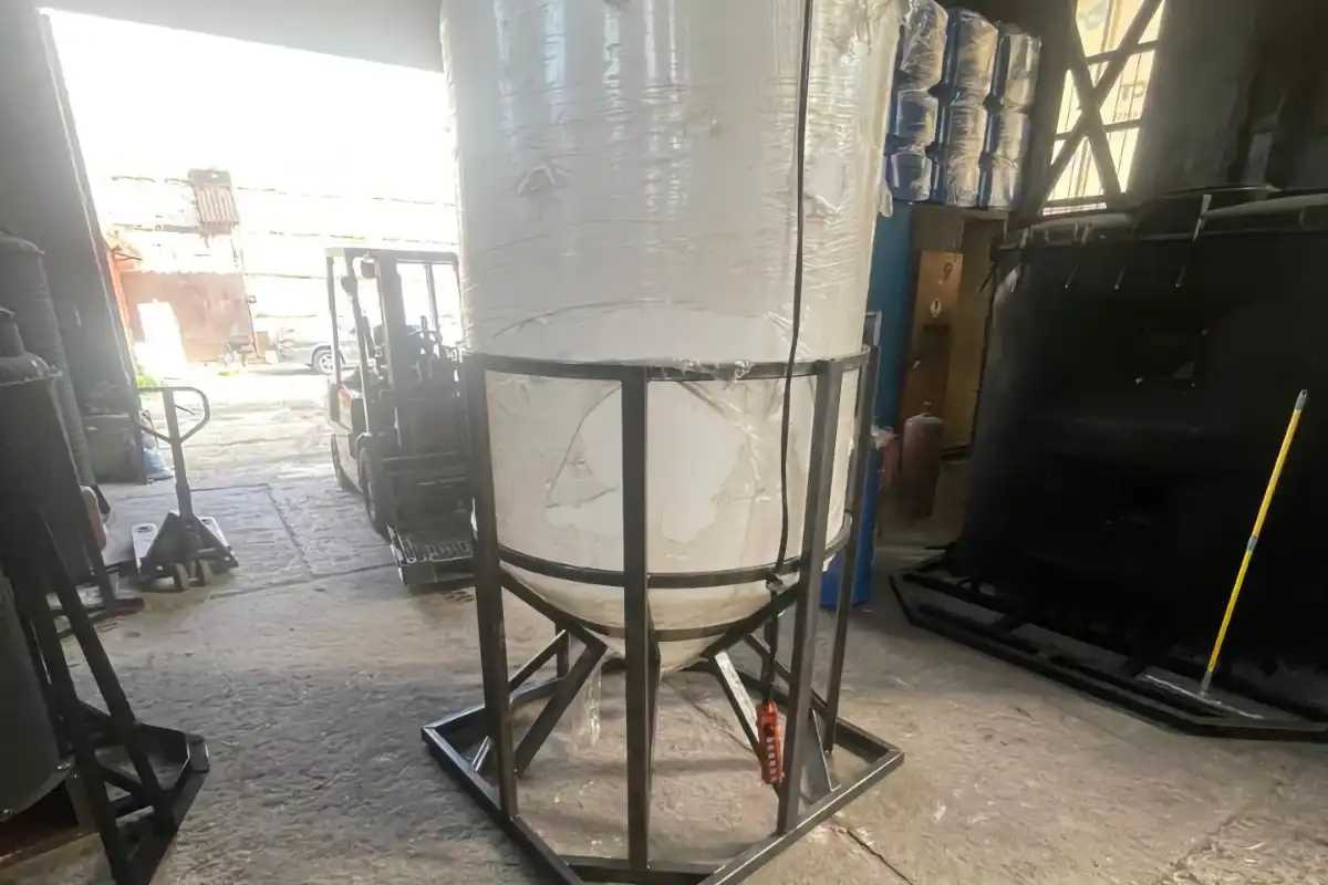 Конструктивные особенности конусных резервуаров для полного слива